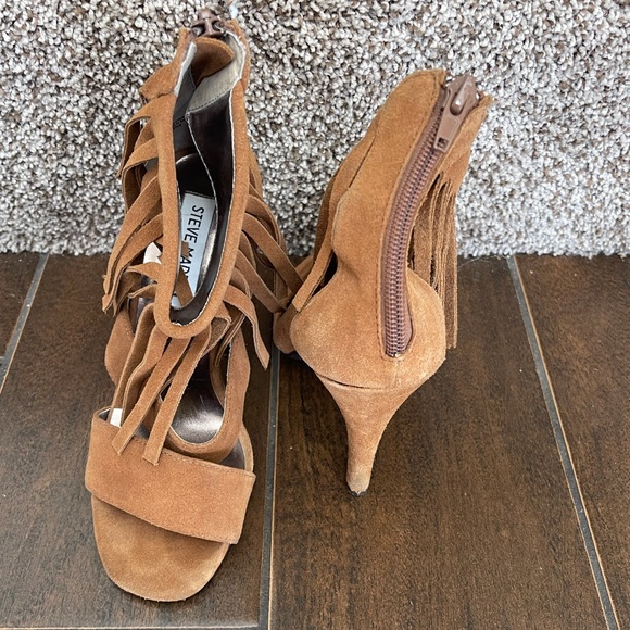 STEVE MADDEN Suede Fringe Sandals - Size 6 - Picture 4 of 9
